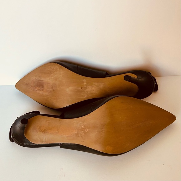 KATE SPADE Black Sling Backs Pump 10M silver tip bow back of heels - Picture 5 of 5